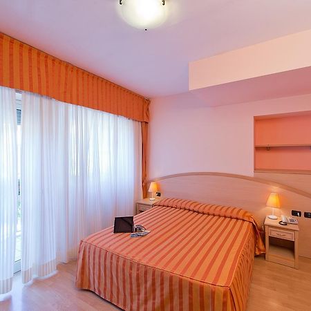 Hotel Residence Dei Fiori Baveno Eksteriør billede